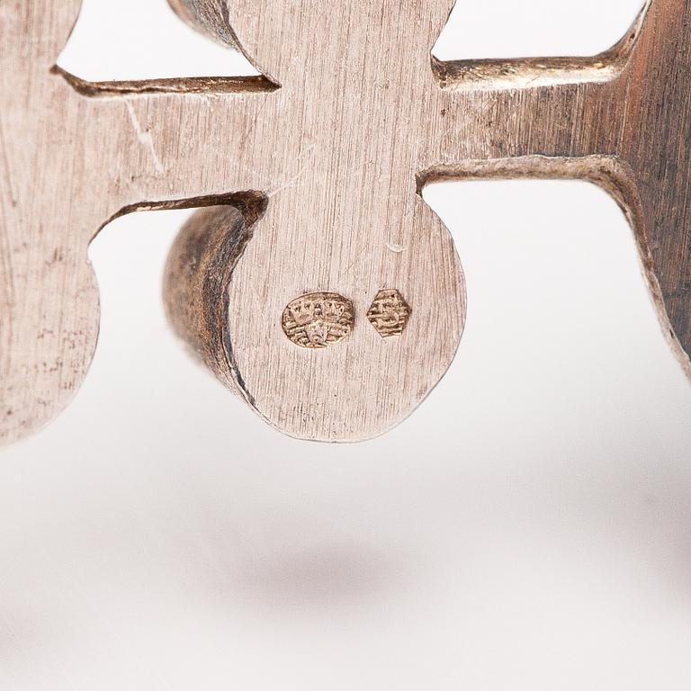 Jorma Laine, Rannekoru, sterlinghopeaa ja spektroliitteja. Turun Hopea, Turku 1974.