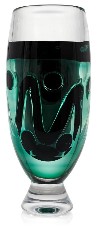 A Bengt Edenfalk glass vase, "Aria", Studioglas Strömbergshyttan 1990.