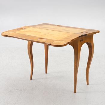 Game table, 19th century.