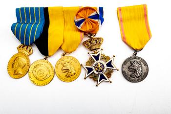 Order miniatures 6 pcs and medals 5 pcs.