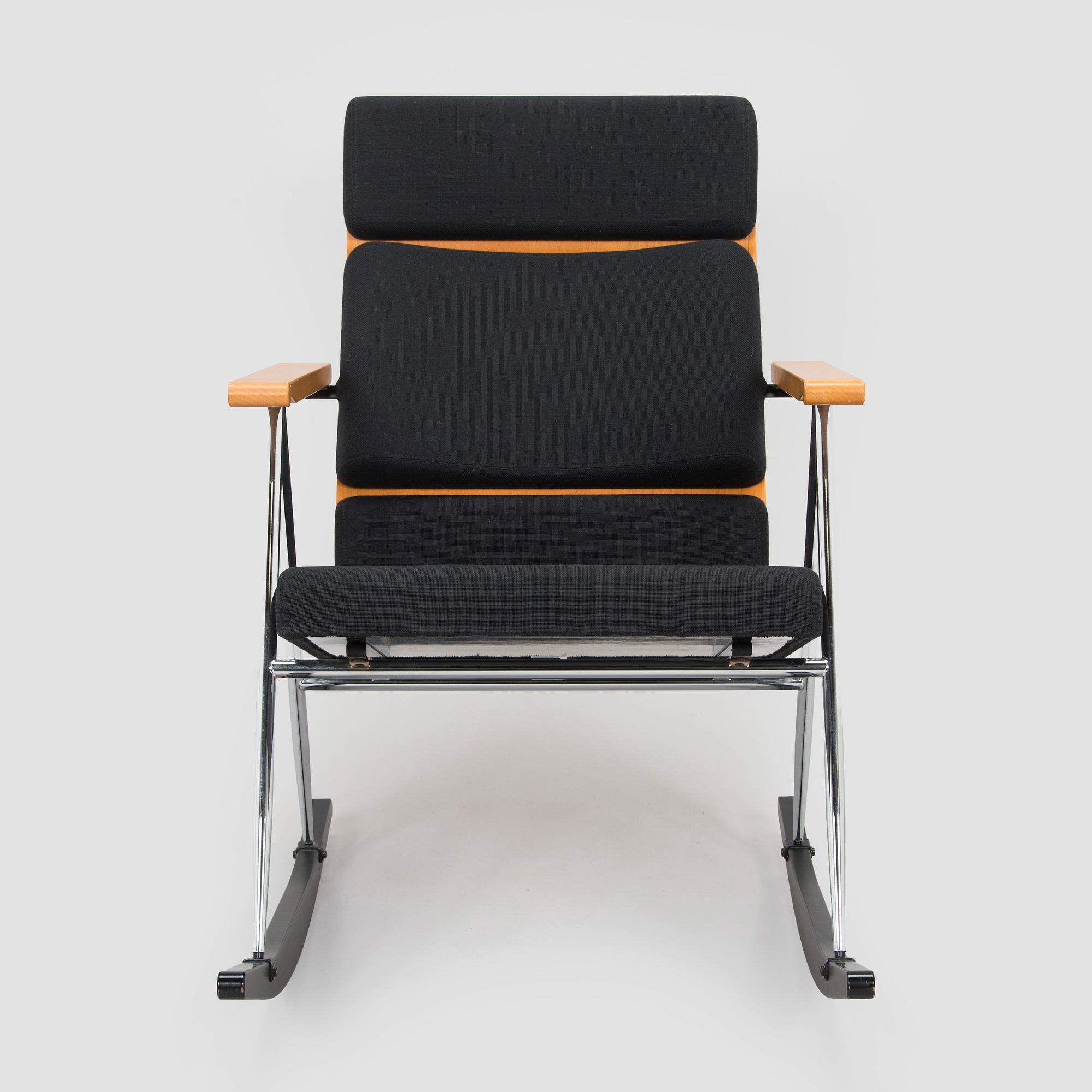 Yrjö Kukkapuro, A 'Funktus' rocking chair, Avarte.