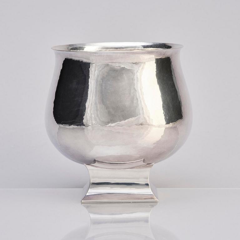 Sigurd Persson, a sterling silver bowl, Stockholm 1968.