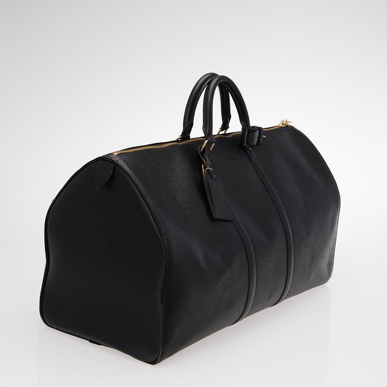 A BLACK EPI LEATHER KEEPALL 55 TRAVEL BAG.