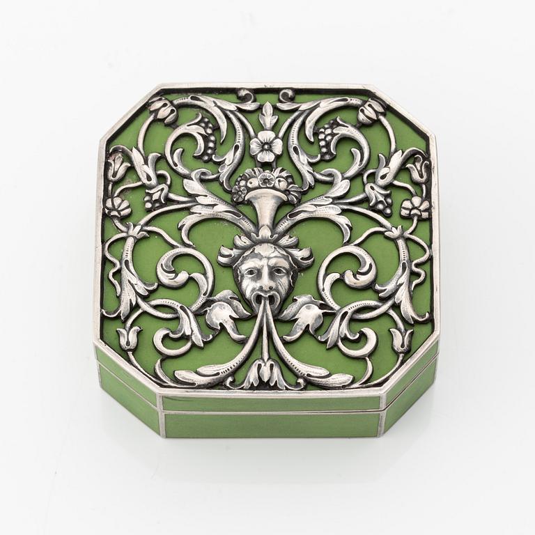 A rare silver and opaque green enamel pill box, Moscow 1912-1917.