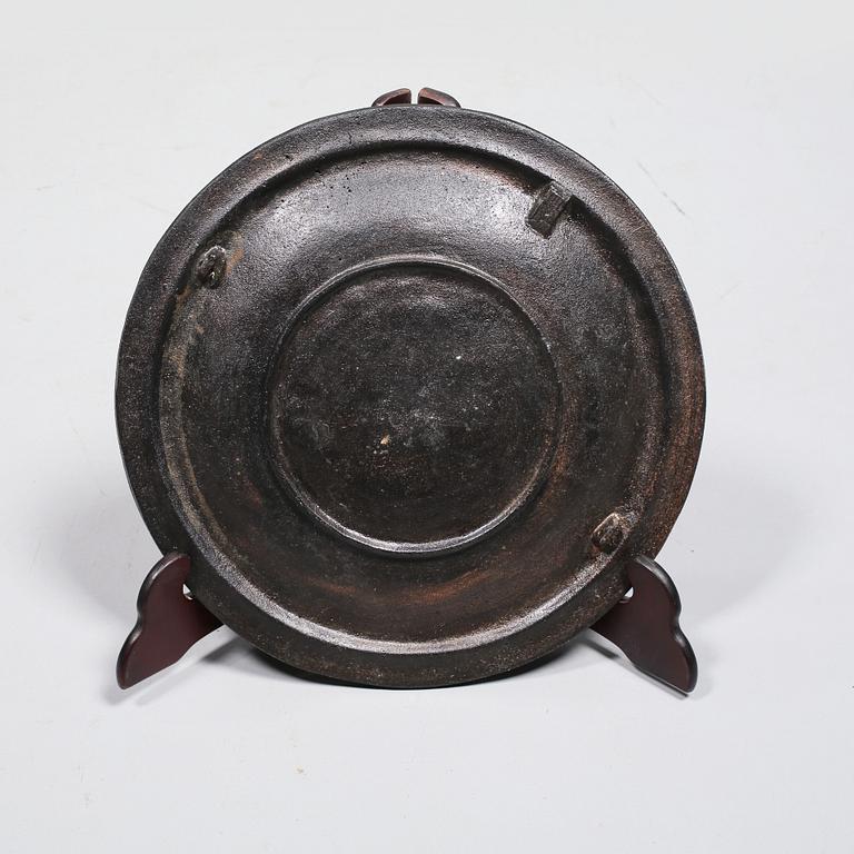 VÄGGPLAKETTER, 2 st, gjutjärn, 1900-tal.