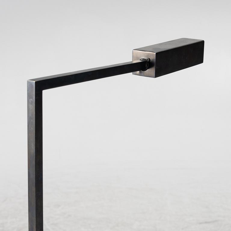 Golvlampa, "Atley", Vaughan Lightning, samtida.