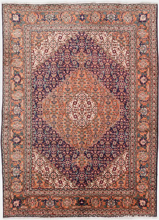Carpet, Tabriz, 277 x 202-206 cm.