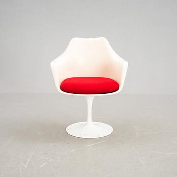 STOL, "Tulip", Eero Saarinen, Finland. Knoll International 150.