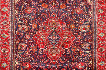 A Bakhtiari carpet, c. 321 x 210 cm.