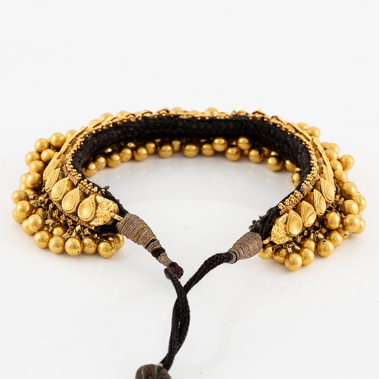 An Indian gold necklace, so-called Tushi, likely 20th century.