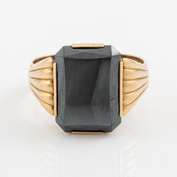 Claw ring, 14K gold with hematite.
