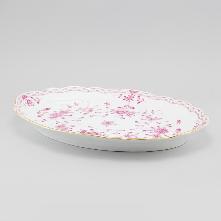 A porcelain serving dish, by Teichert-Werke in Meissen, second half of the 20th century.