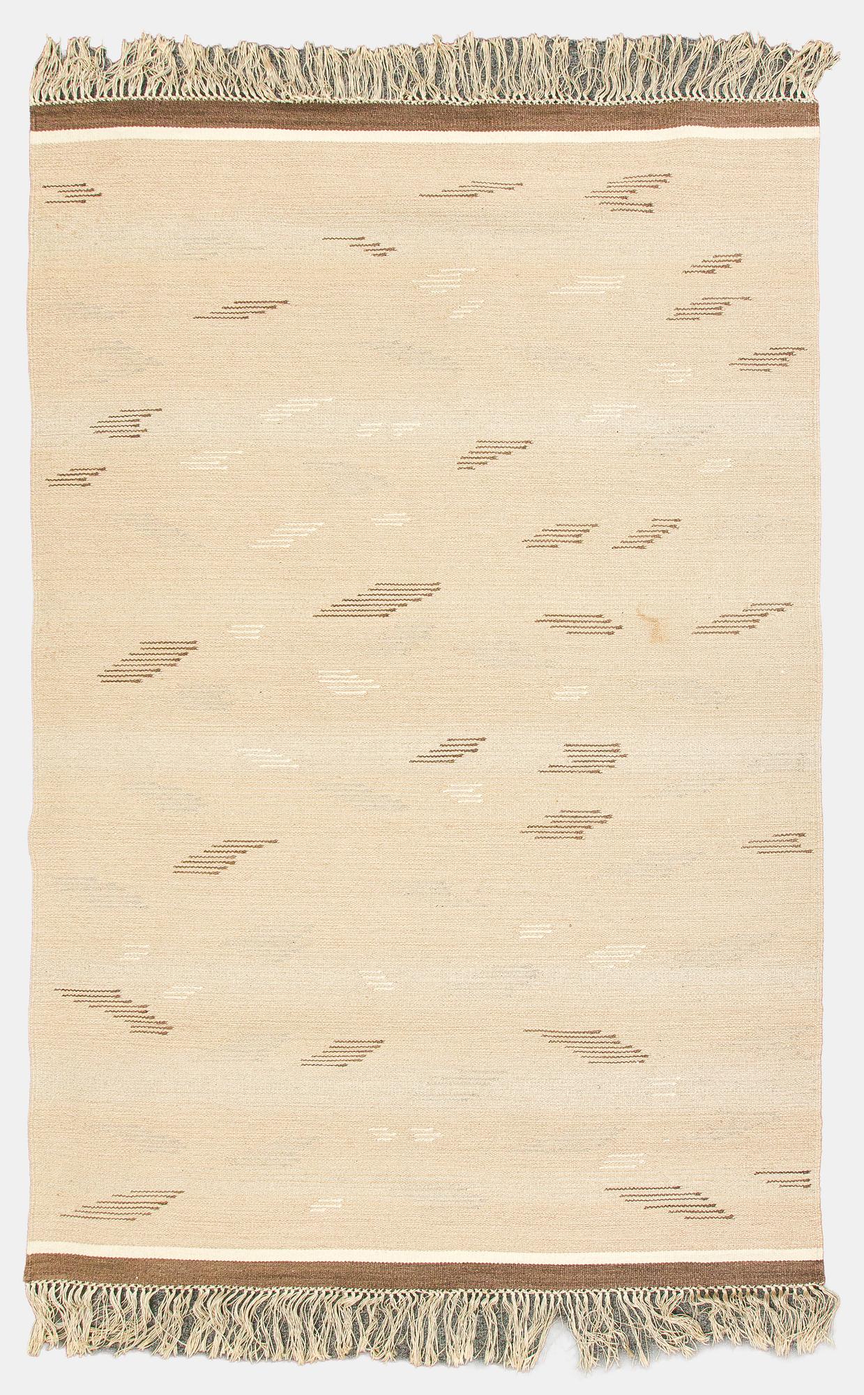 Toini Nyström, a flat weave carpet for Aaltosen Mattokutomo Kiikka Finland. Ca 305 x 200 cm.