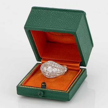 Ring 18K vitguld med gammal- och åttkantslipade diamanter.