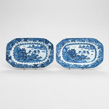 Five Chinese porcelain serving dishes, 18th century.