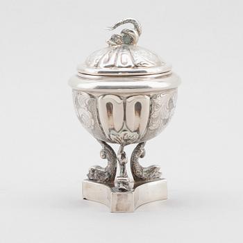 LOCKPOKAL, silver 835, renässansstil, 1900-talets första hälft. Vikt ca 172 gram.