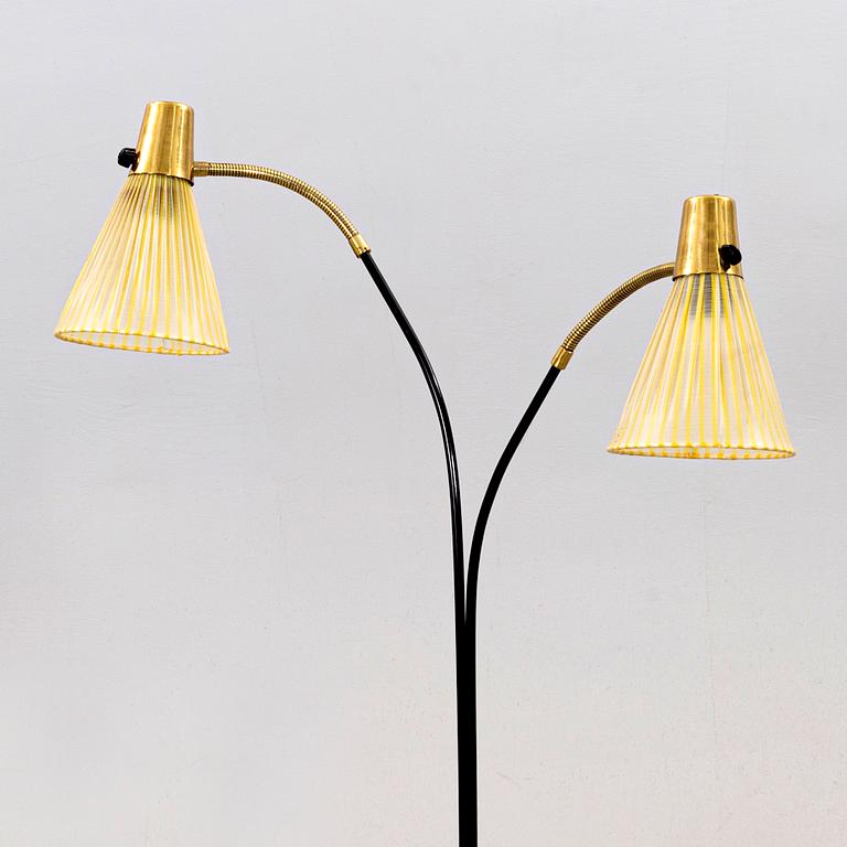 A mid 20th century floor lamp.