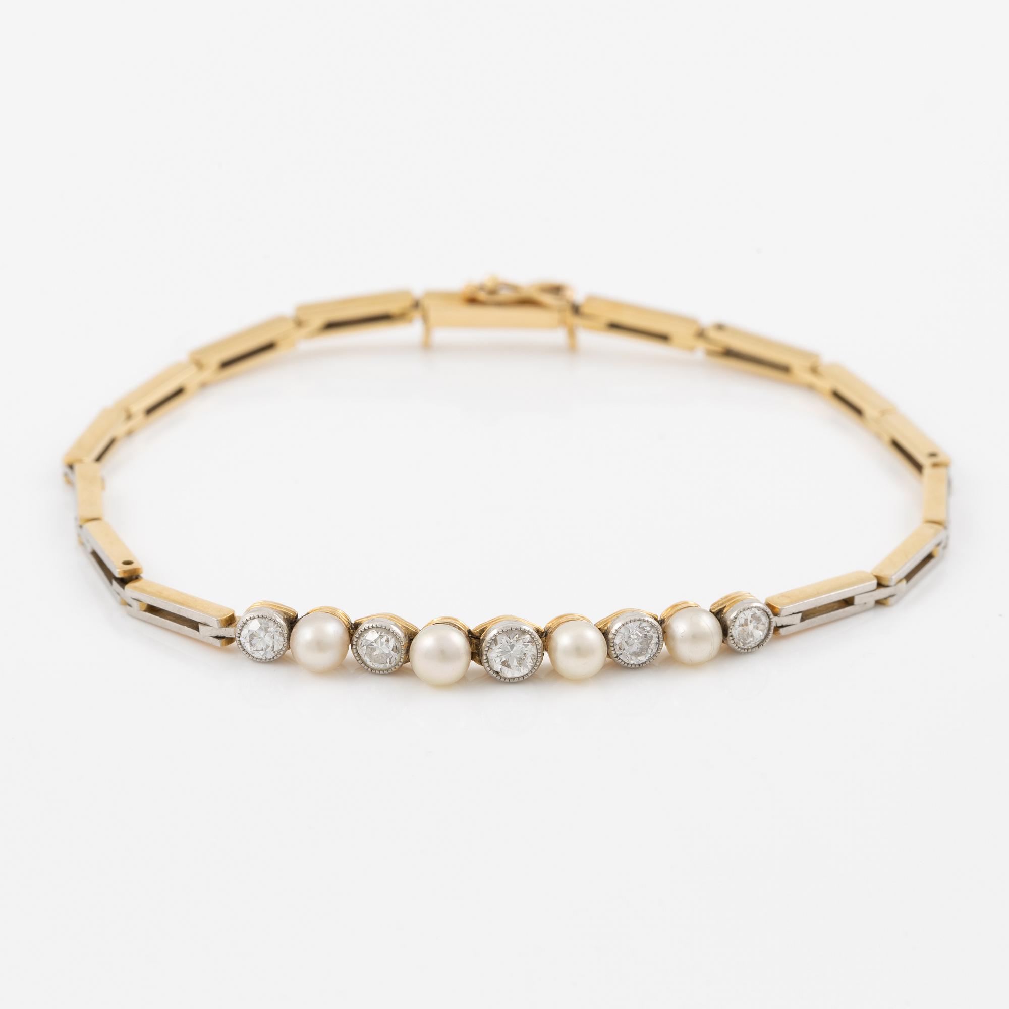 Armband 18K guld och platina med odlade pärlor och gammalslipade diamanter.