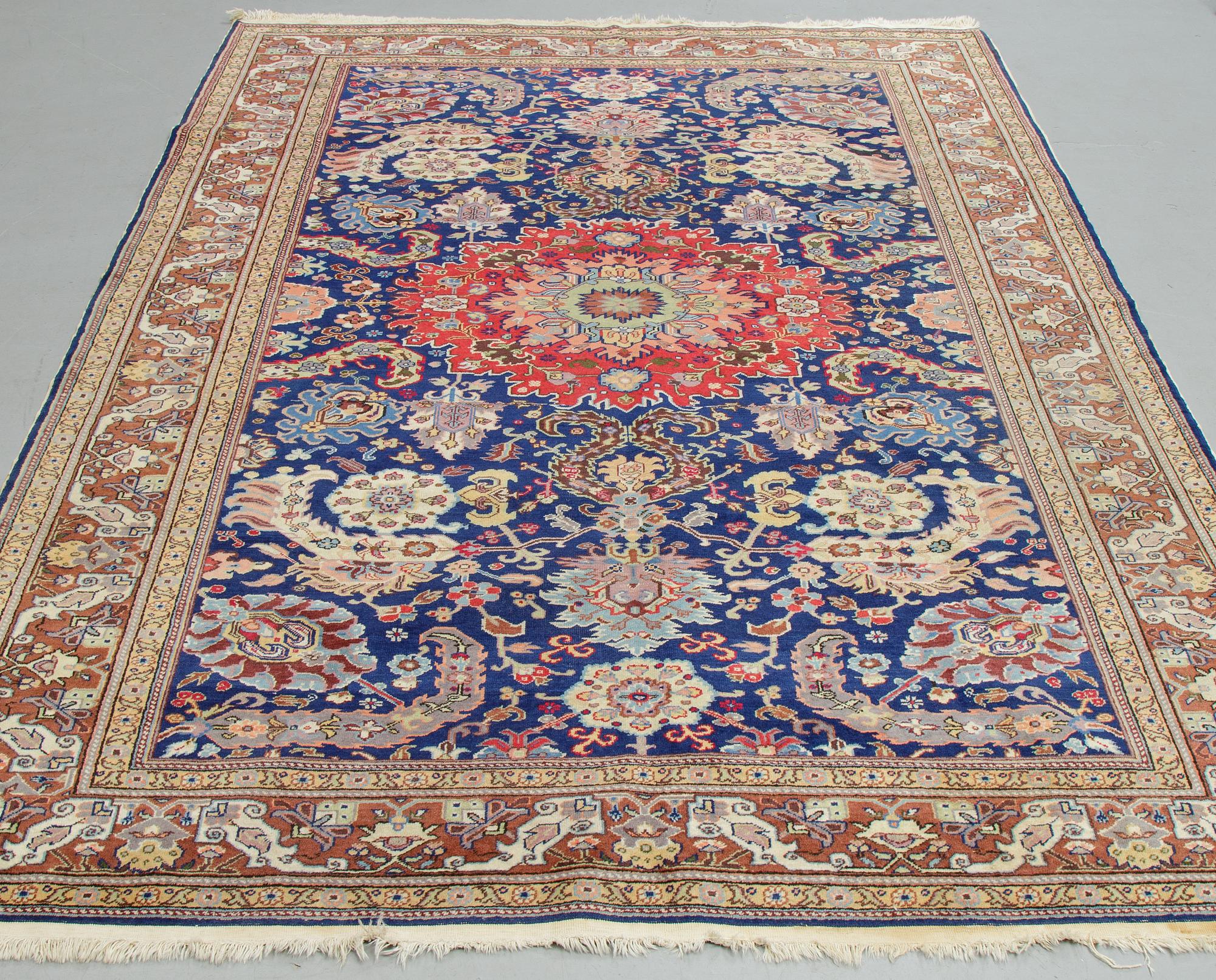 Matto, semi-antique Kayseri, ca 292 x 200 cm.