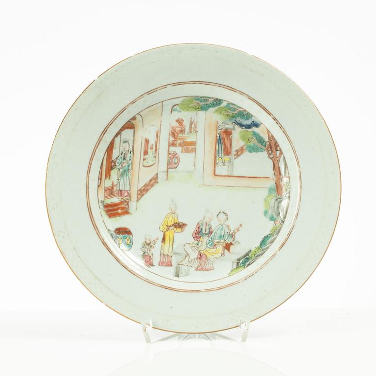 A Chinese famille rose plate, Qing dynasty, first part of the 18th century.