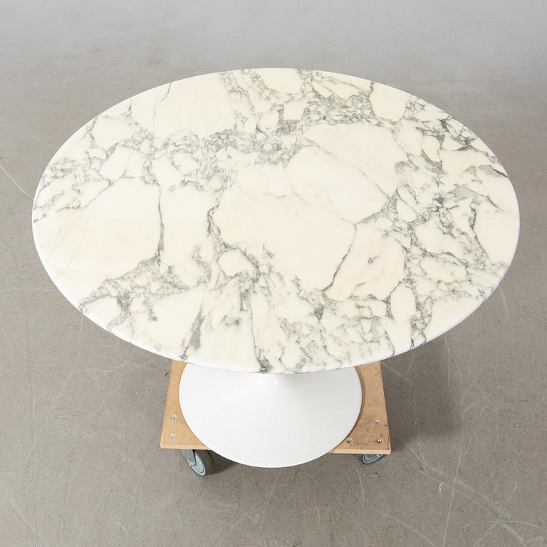 Eero Saarinen, table, "Tulip", Knoll International, late 20th century.