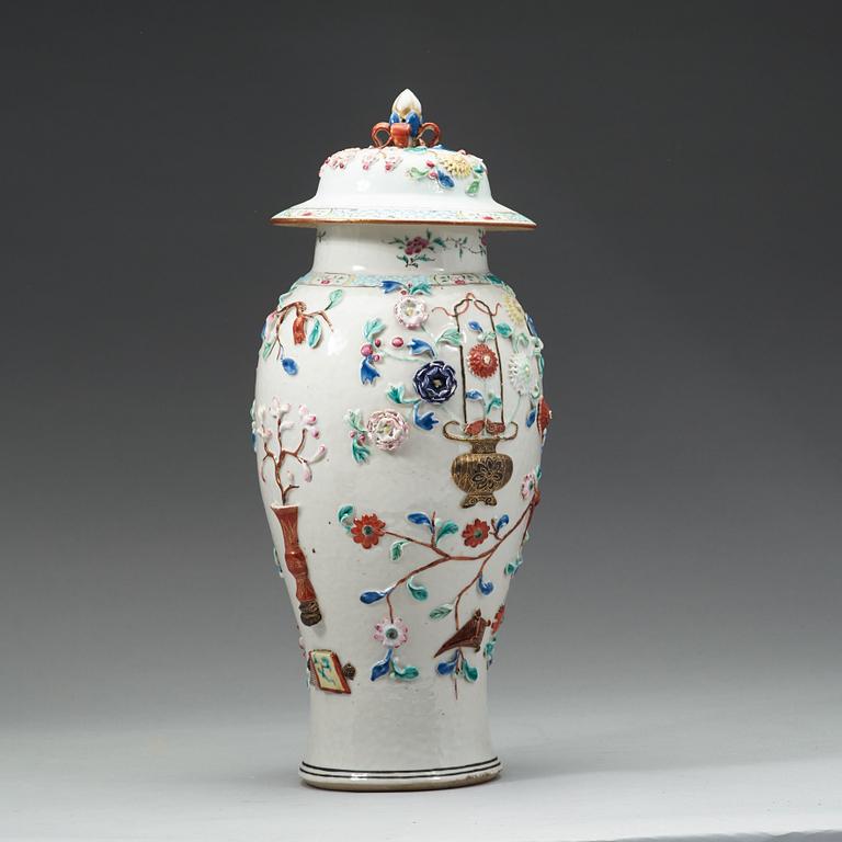 A famille rose porcelain vase and cover, Qingdynasty, circa 1800.