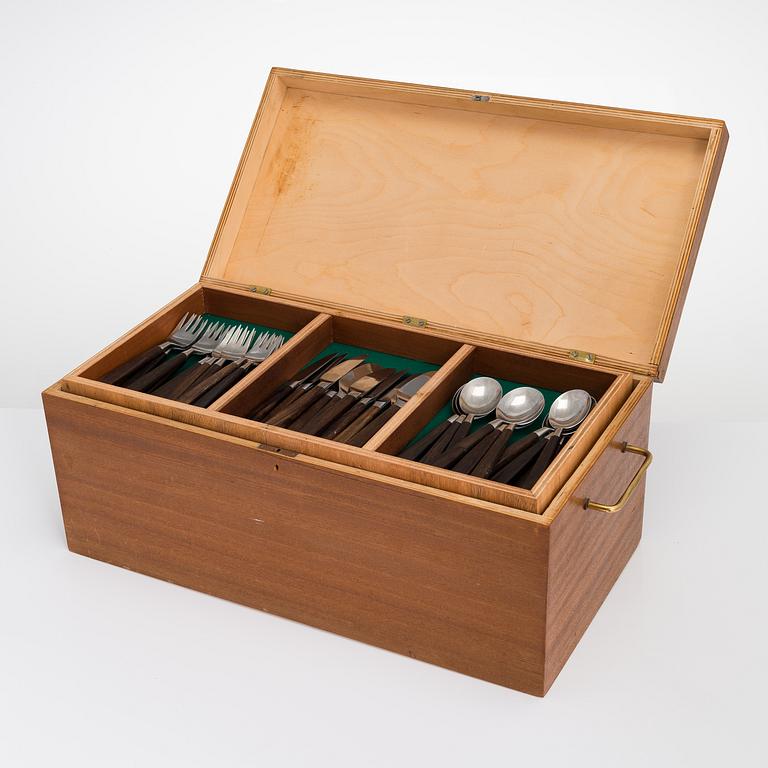 Bertel Gardberg, A 124-piece set of 'Lion de Luxe' cutlery, Hackman / Sorsakoski, Finland. In a wooden box.