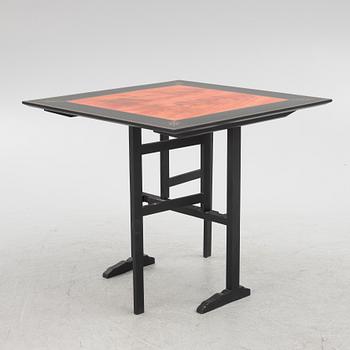 Drop-leaf table, 20th century.