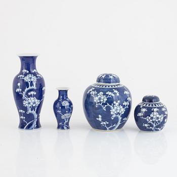 Bowls and vases, 4 pieces, 17th/19th century, China.