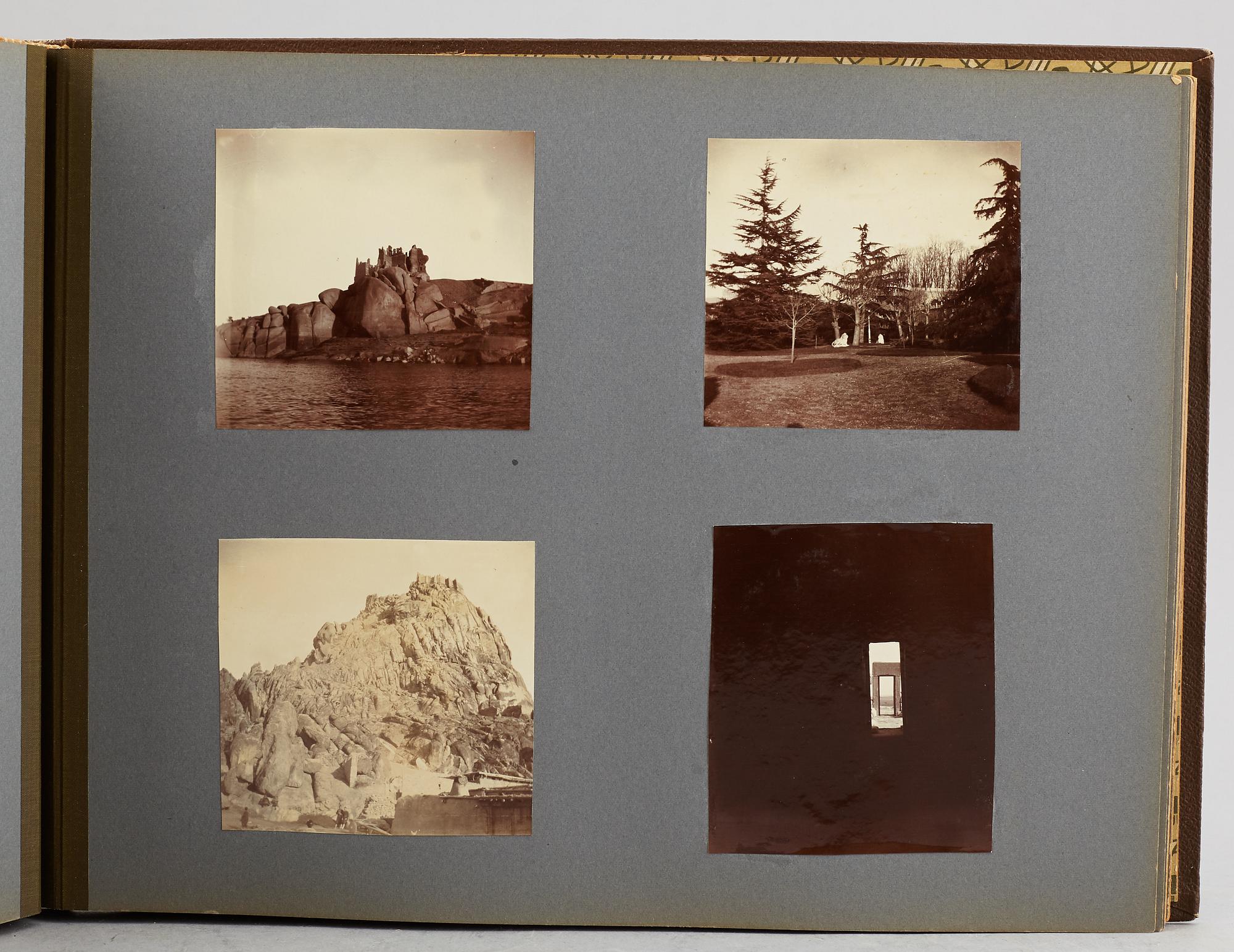 FOTOALBUM,   MEDELHAVSKRYSSNING 1905-06 MED KORVETTEN FREJA.