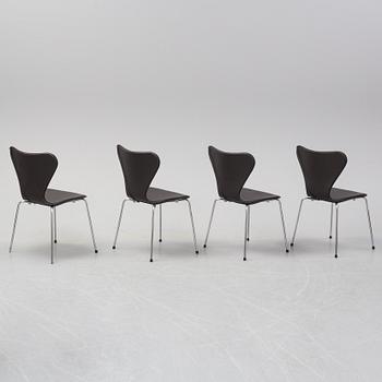 Arne Jacobsen, stolar, 4st, "Sjuan", Fritz Hansen, Danmark, 2000.
