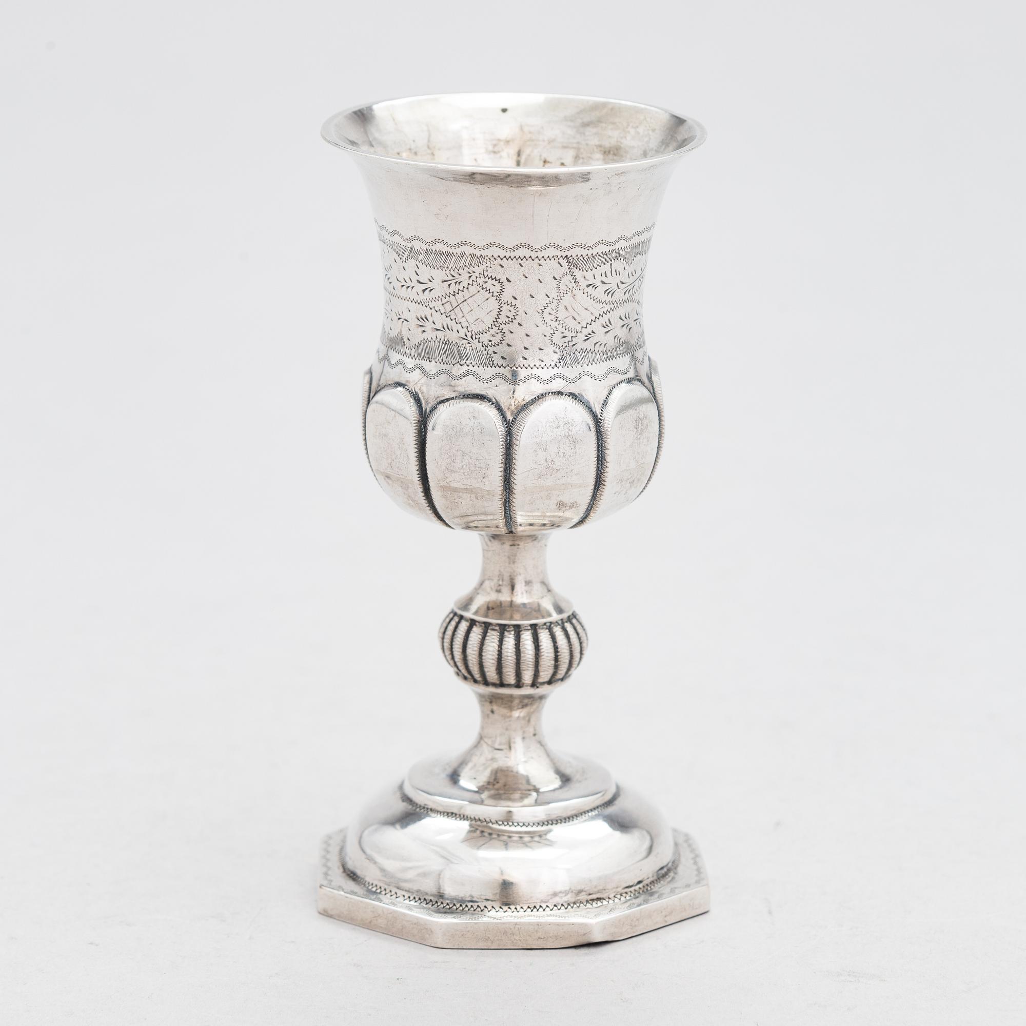 Bägare på fot, silver, trol. Polen /Litauen, kring år 1800.