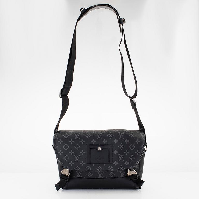 Louis Vuitton, a Monogram Eclipse 'Messenger Voyager PM' bag.