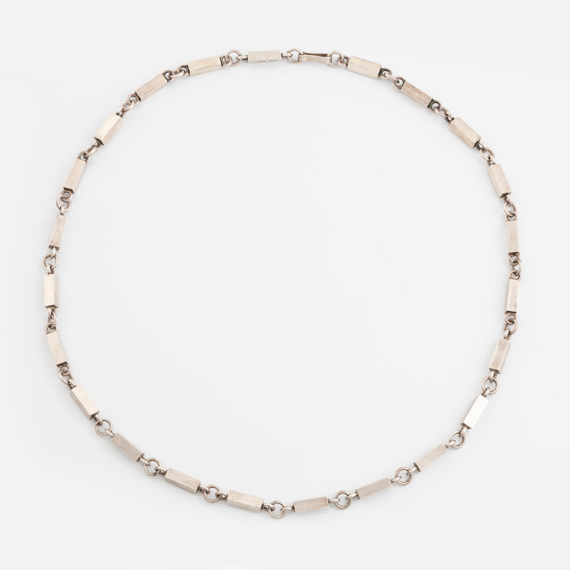 Collier, silver.