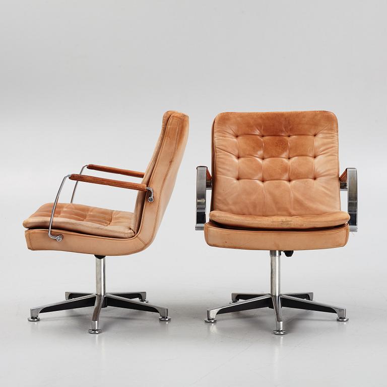 Kenneth Bergenblad, karmstolar, ett par, "Herkules", Dux, formgiven 1978.