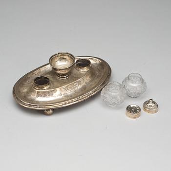 SKRIVSTÄLL, silver. Stockholm otydlig mästarstämpel. Nyrenässans 1875.