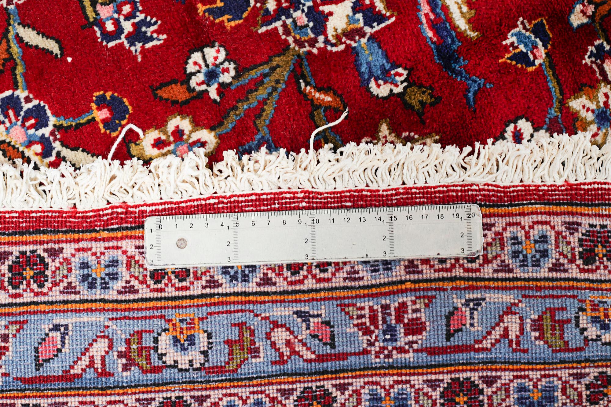 A Keshan rug, ca 420 x 290 cm.