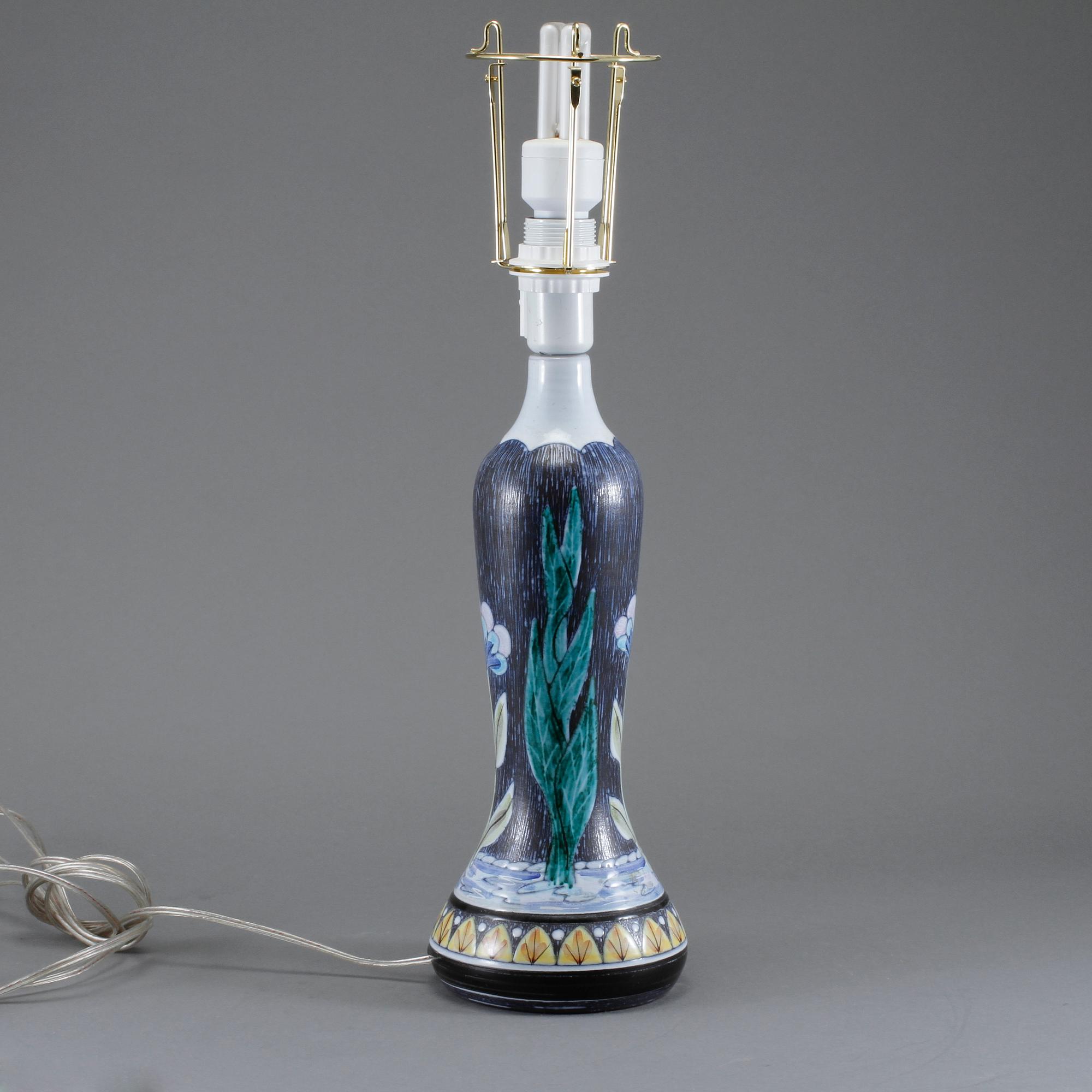 BORDSLAMPA, keramik, Tilgmans, 1900-talets andra hälft.