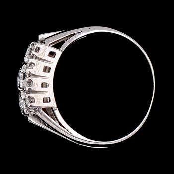 RING, 18 k vitguld, briljantslipade diamanter tot ca 0.56 ct.