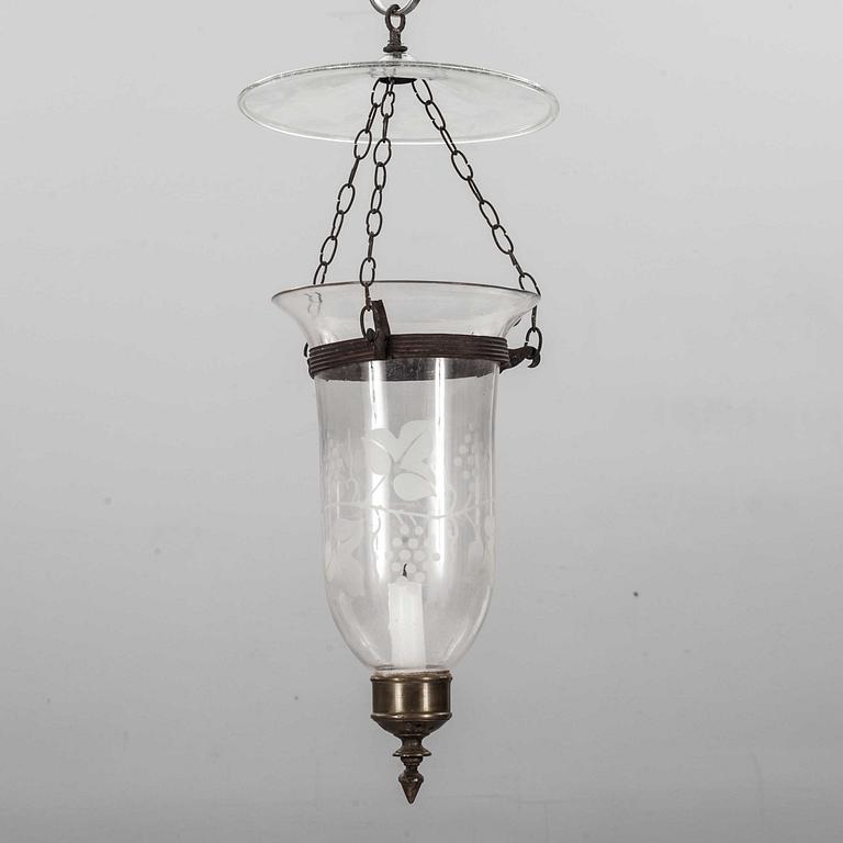 LJUSLYKTA, glas, 1900-talets första hälft.