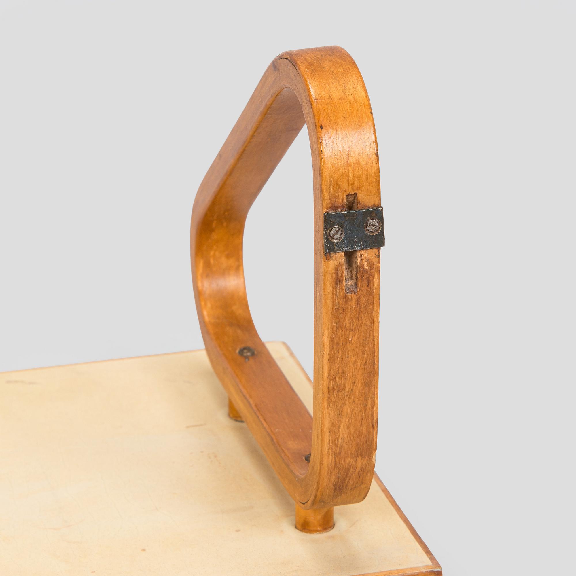 Alvar Aalto, a 1930s shelf, model 112/L for O.Y. Huonekalu- ja Rakennustyötehdas A.B.