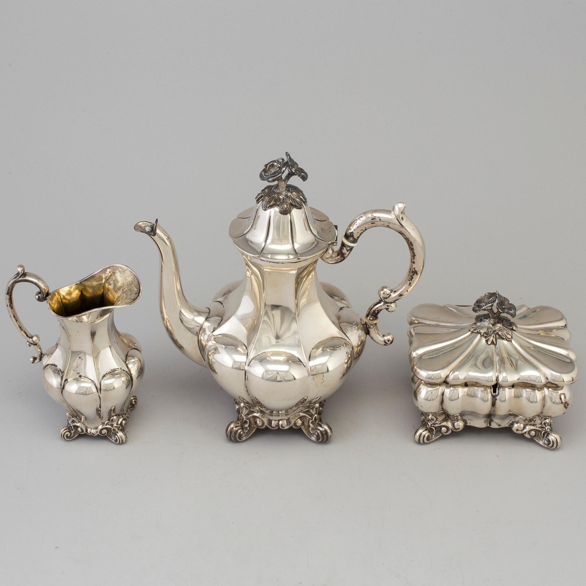 CG Hallberg, KAFFESERVIS, 3 delar, silver, rokokostil, Stockholm 1925.