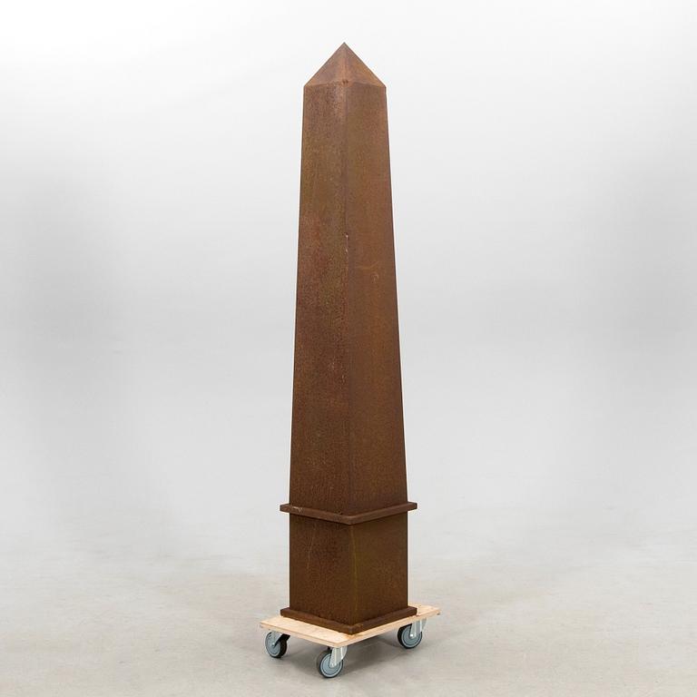 Obelisk modern tillverkning.