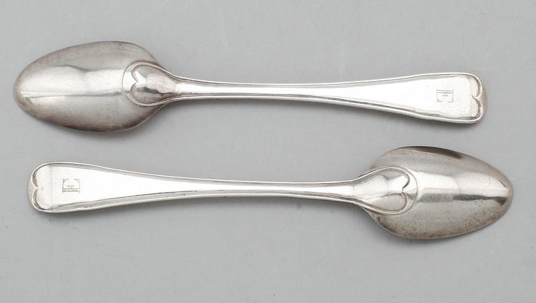 DESSERTSKEDAR, 5 st, silver, Johan Fagerberg (4), Karlskrona 1805 o Johan Henrik Schvart, Karlskrona 1824. Vikt ca 99 g.