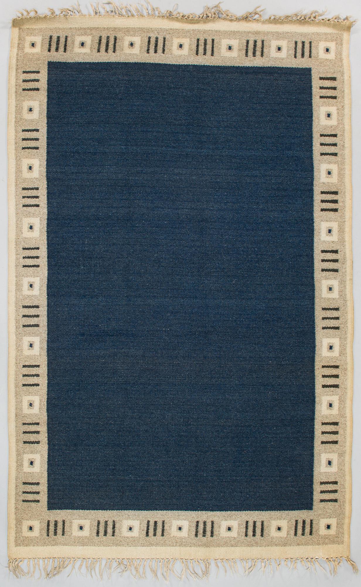 A 1930s Finnish flat weave carpet. Circa 200x130 cm.