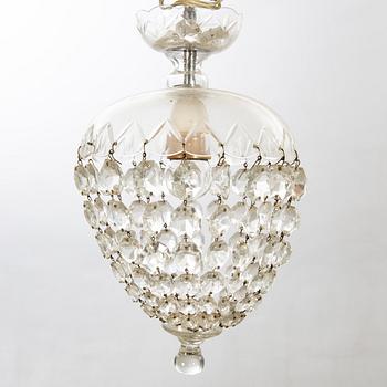 Plafonder, två st, prismor i kristall/glas, 1900-talets första del.