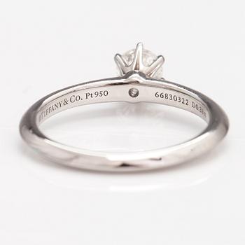 Tiffany & Co, Ring, platina, diamant ca 0.38 ct. Numrerad 66830322.