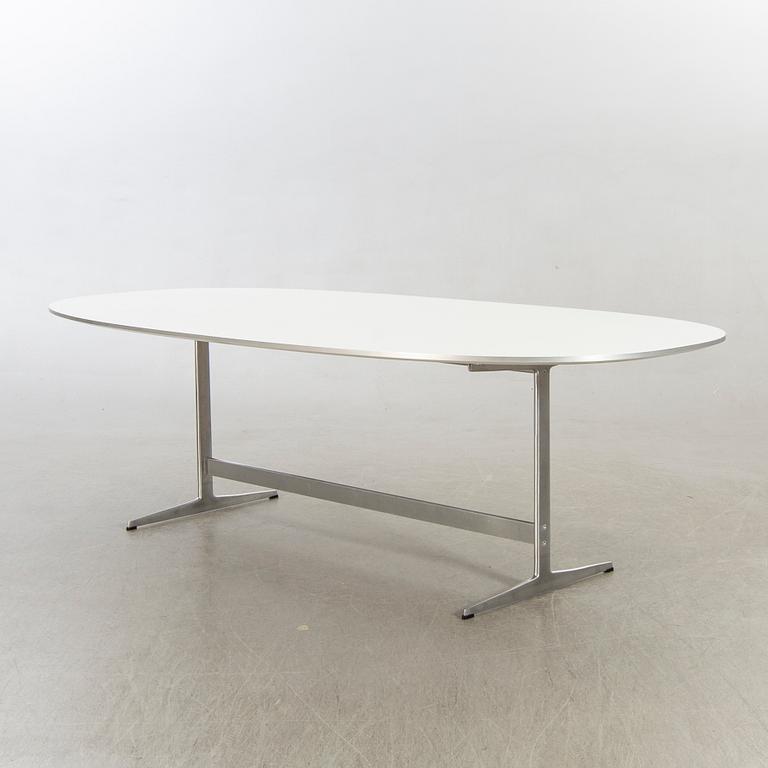 Bruno Mathsson & Piet Hein, bord "Superelips" för Fritz Hansen, licenstillverkat i Sverige 2007.