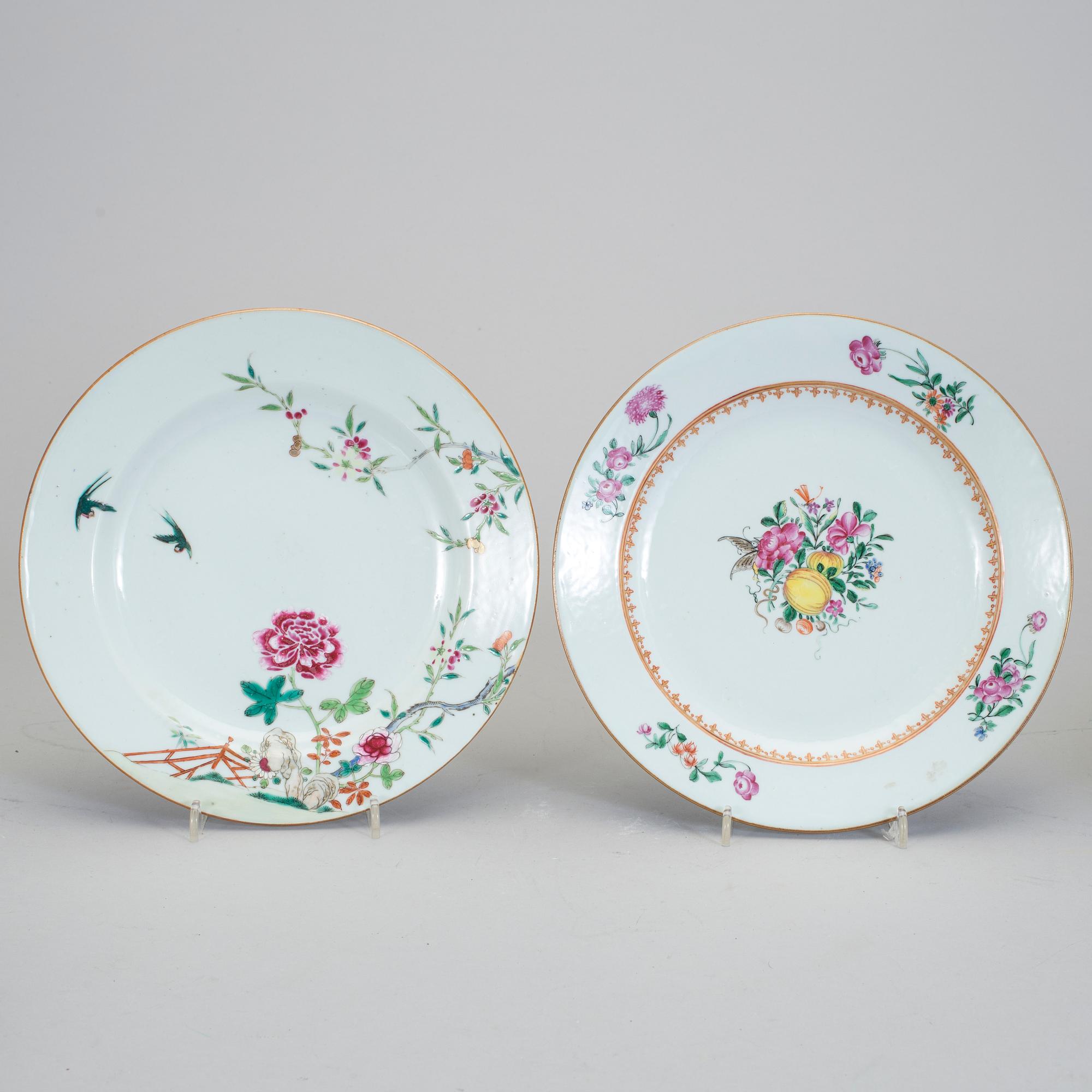 TALLRIKAR, åtta stycken, kompaniporslin. Qingdynastin, Qianlong (1736-95).