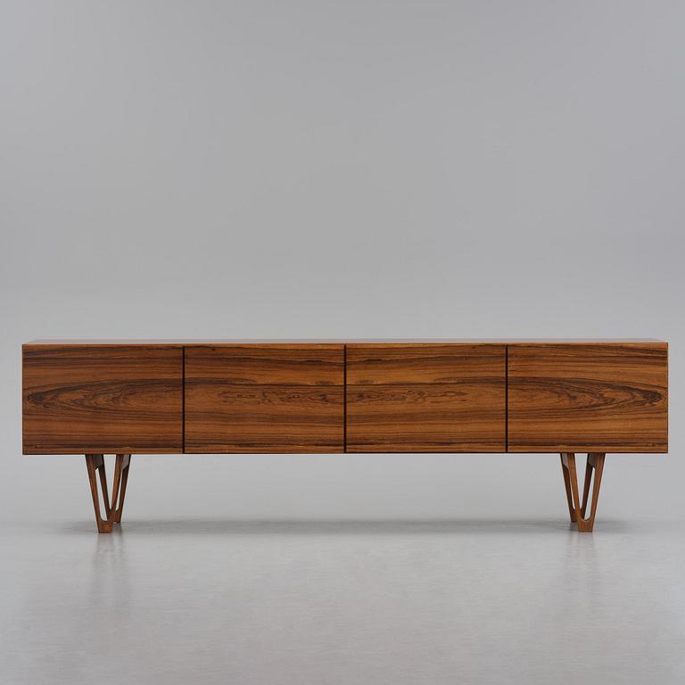 Ib Kofod-Larsen, sideboard, modell "501" ur "Ib 500"-serien, Seffle Möbelfabrik, Säffle, 1960-tal.